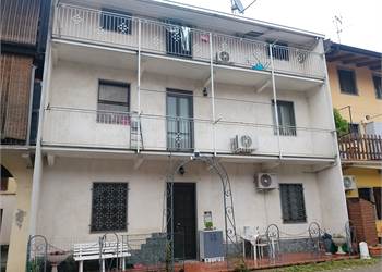 CASA SEMINDIPENDENTE